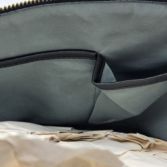 NEW NEW NEW!! Ellen Tracy Black Dome Satchell P29 - Picture 7 of 11